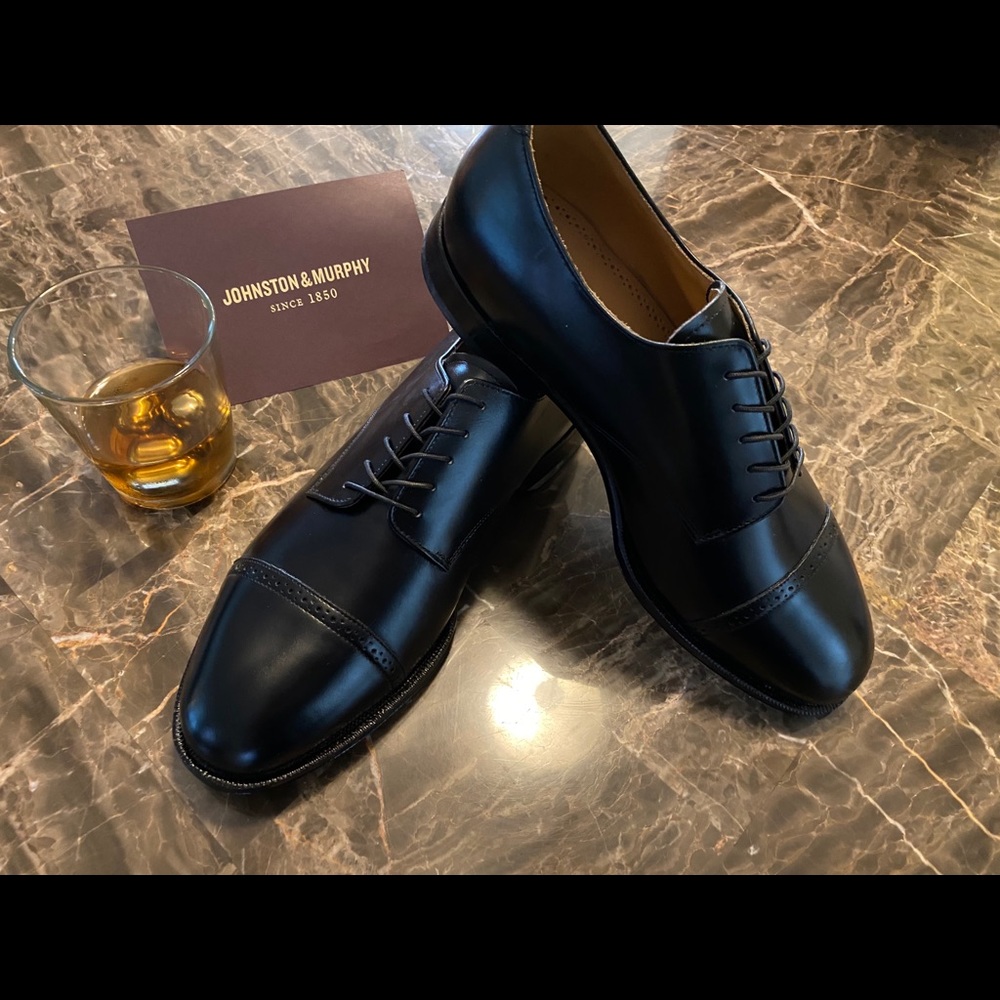New Johnston & Murphy Men’s Huttons- Size 9- Black